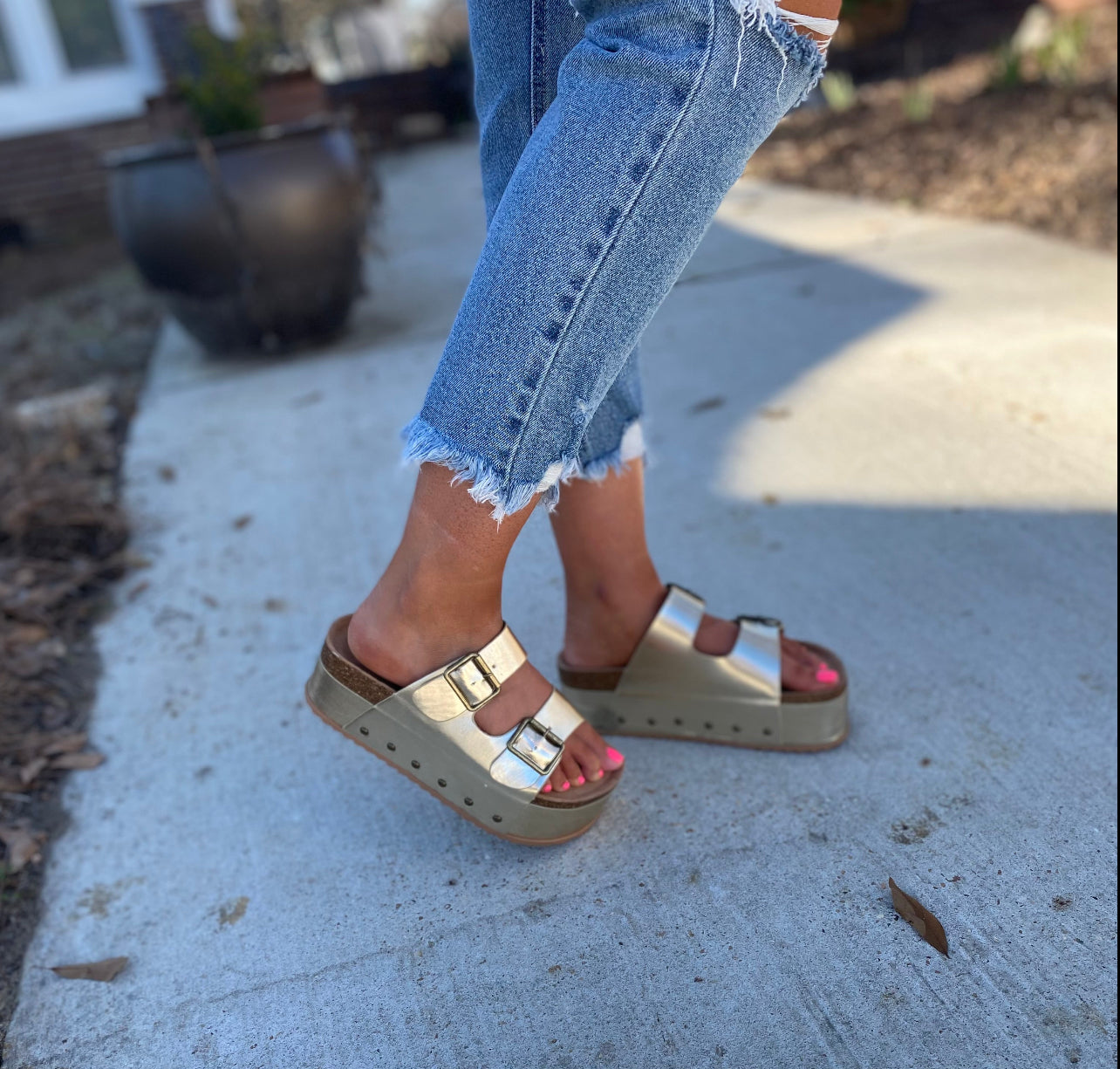 Soak Up The Sun Sandals (Gold)